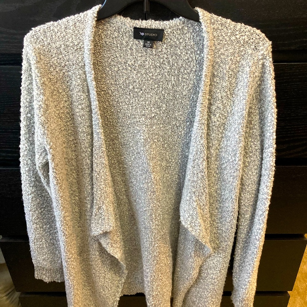 Gray open cardigan